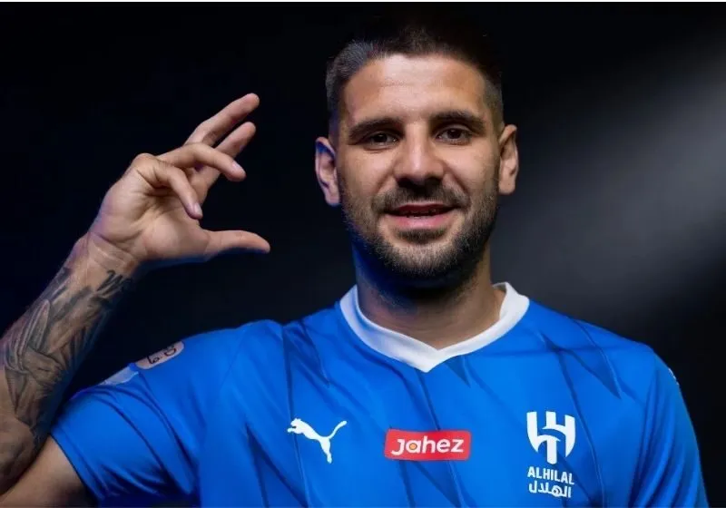 Aleksandar mitrović chấn thương