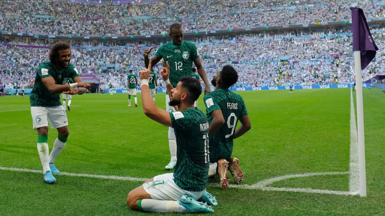 Ả Rập Xê Út dừng giải quốc gia